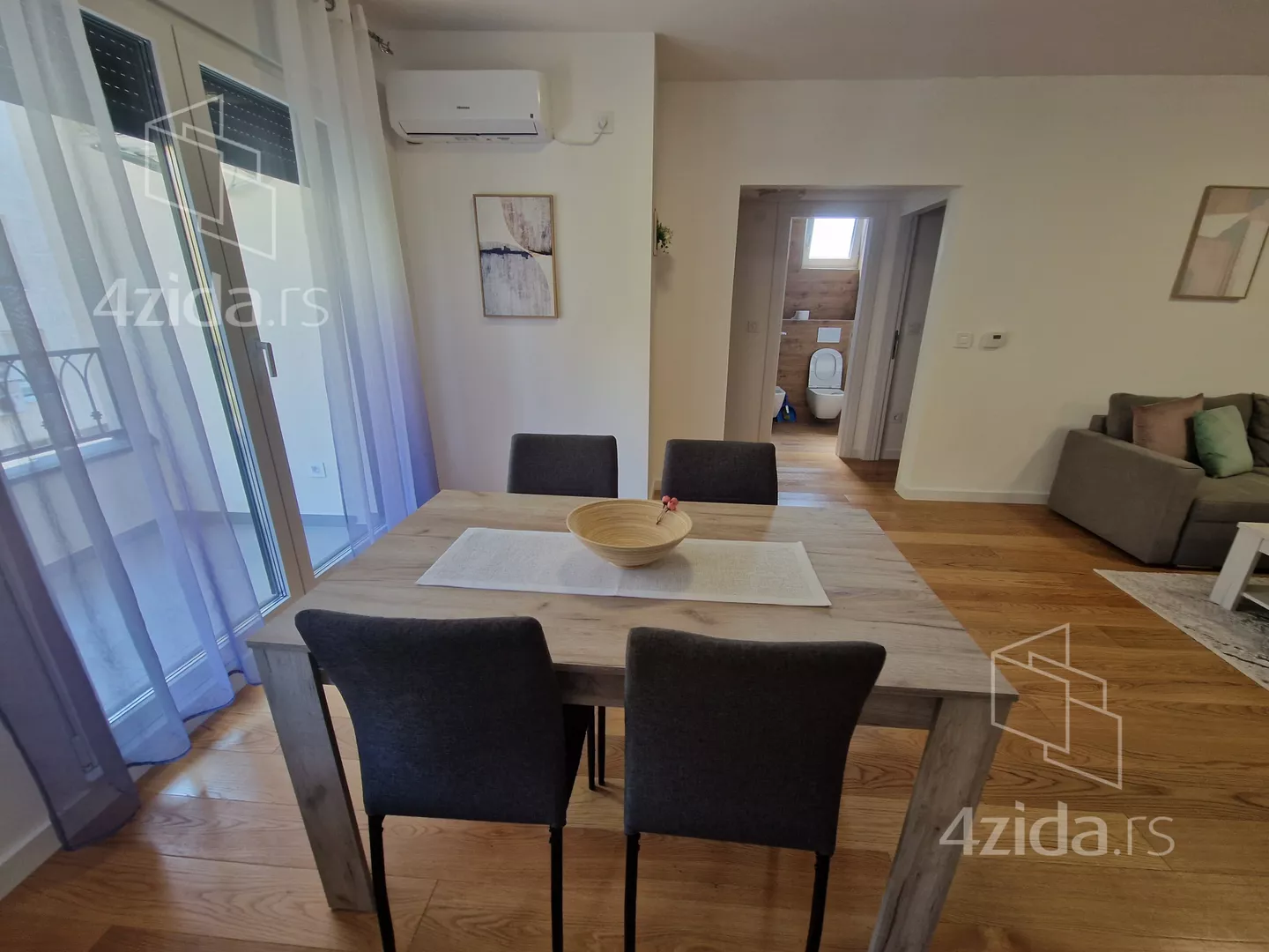 Dvoiposoban stan | 4zida