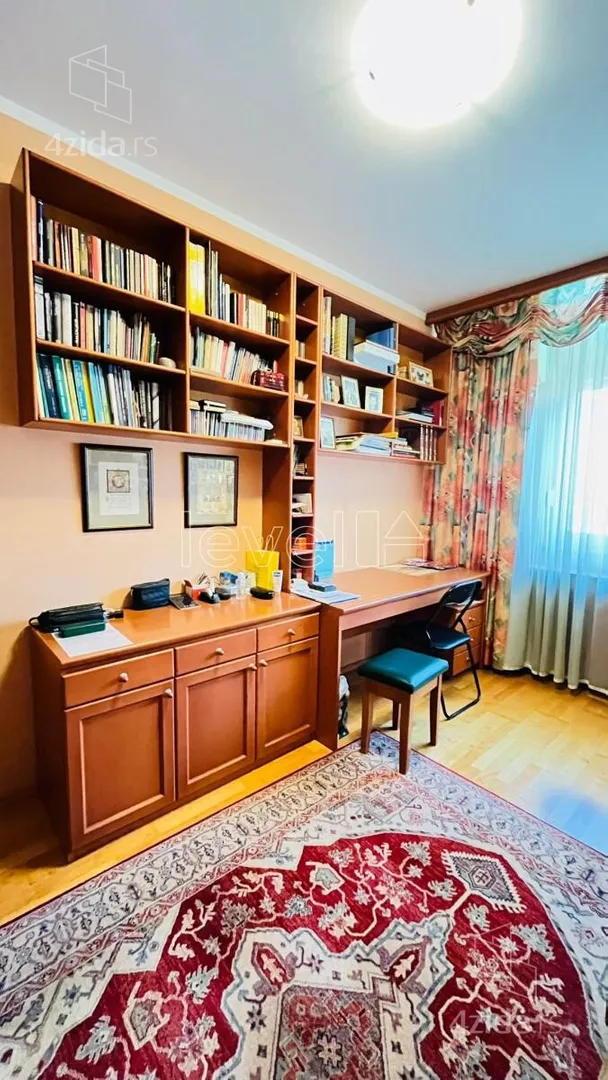 Petosoban stan | 4zida