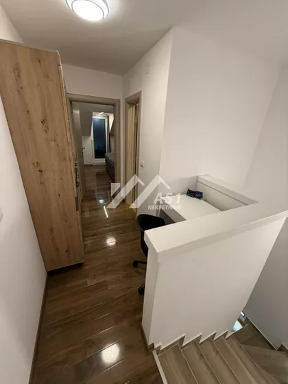 Valentina Vodnika | 4zida.rs