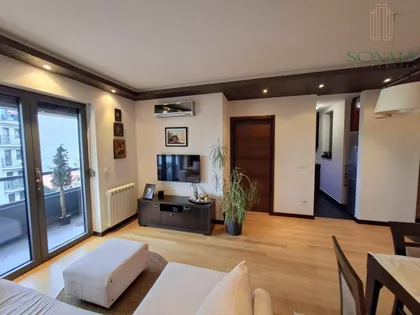 Vukov Spomenik | 4zida.rs