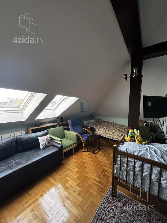 Troiposoban stan | 4zida