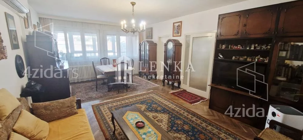 Četvoroiposoban stan | 4zida