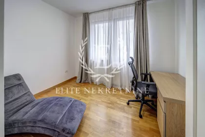 Bulevar Vudroa Vilsona bb | 4zida.rs