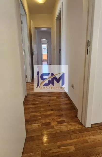 Miće Orlovića | 4zida.rs