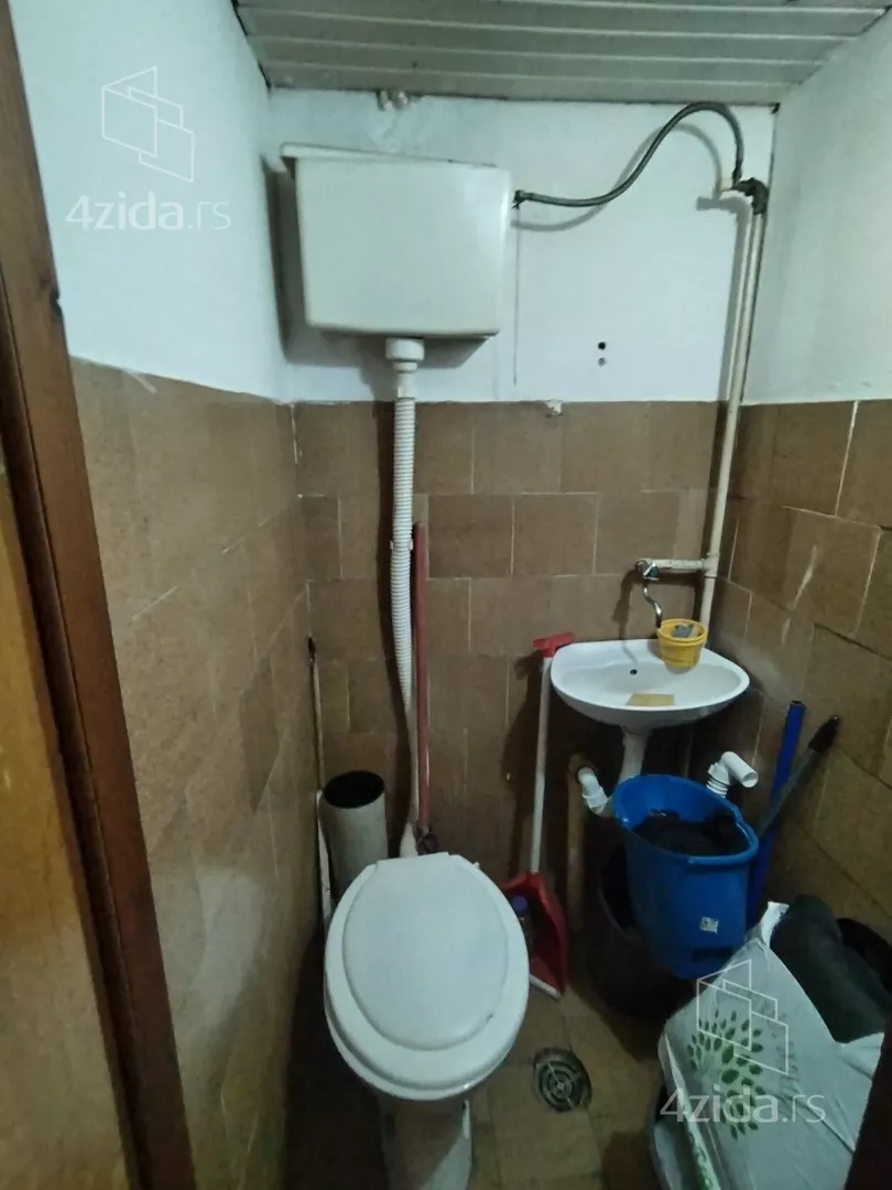 Lokal | 4zida