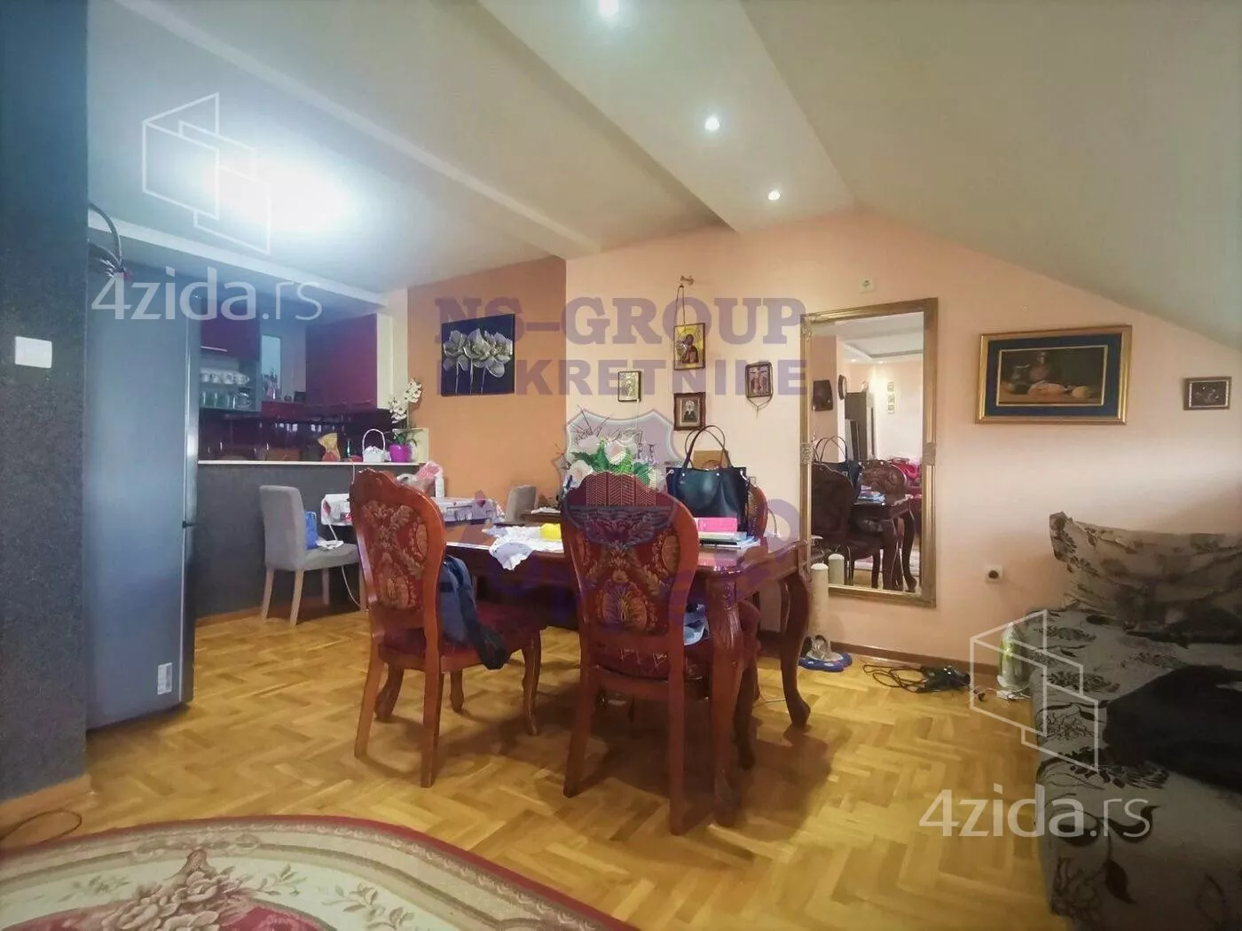 Troiposoban stan | 4zida