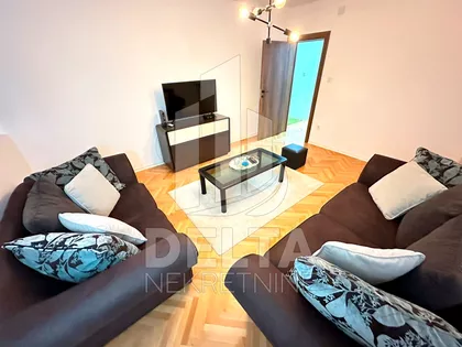 Crveni Pevac | 4zida.rs