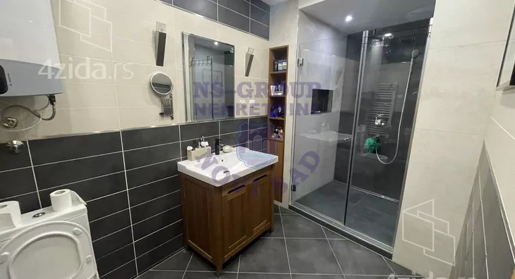 Petosoban stan | 4zida