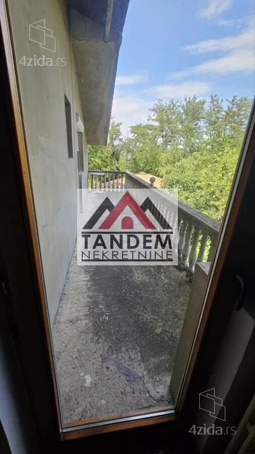 Četvoroiposoban stan | 4zida
