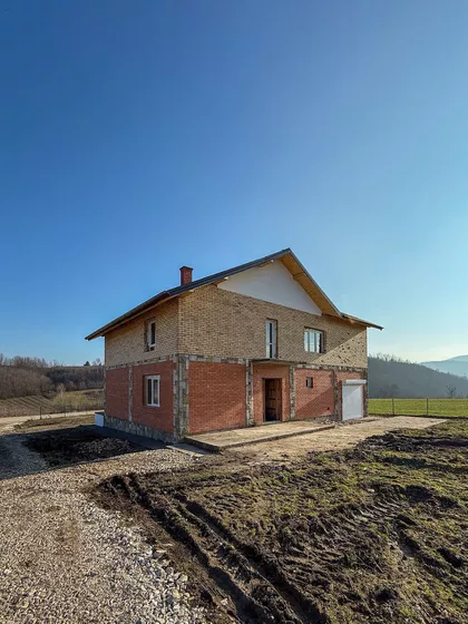 Donja Trešnjevica | 4zida.rs