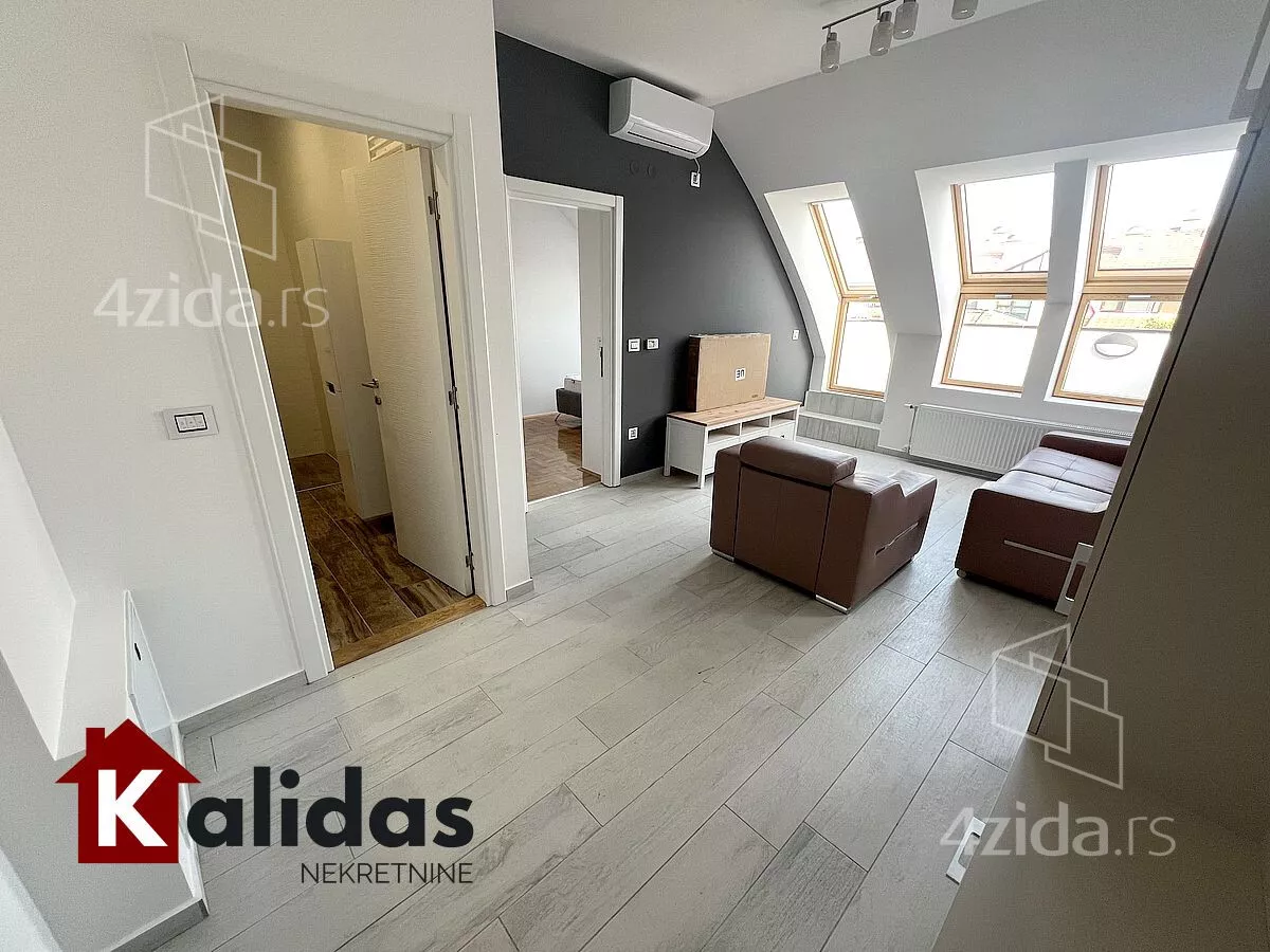 Šestosoban stan | 4zida