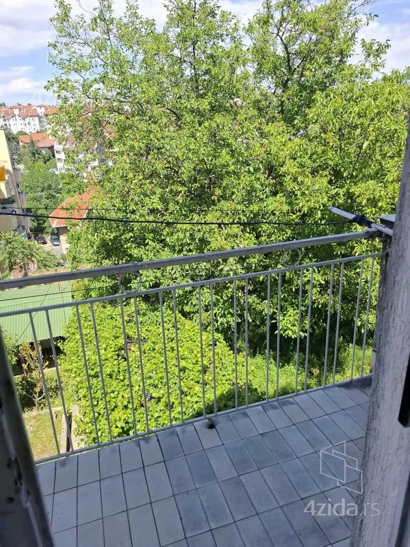 Četvoroiposoban stan | 4zida