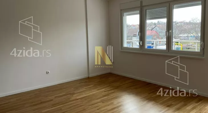 Četvoroiposoban stan | 4zida