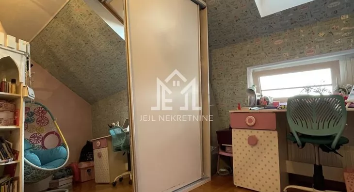 Četvoroiposoban stan | 4zida