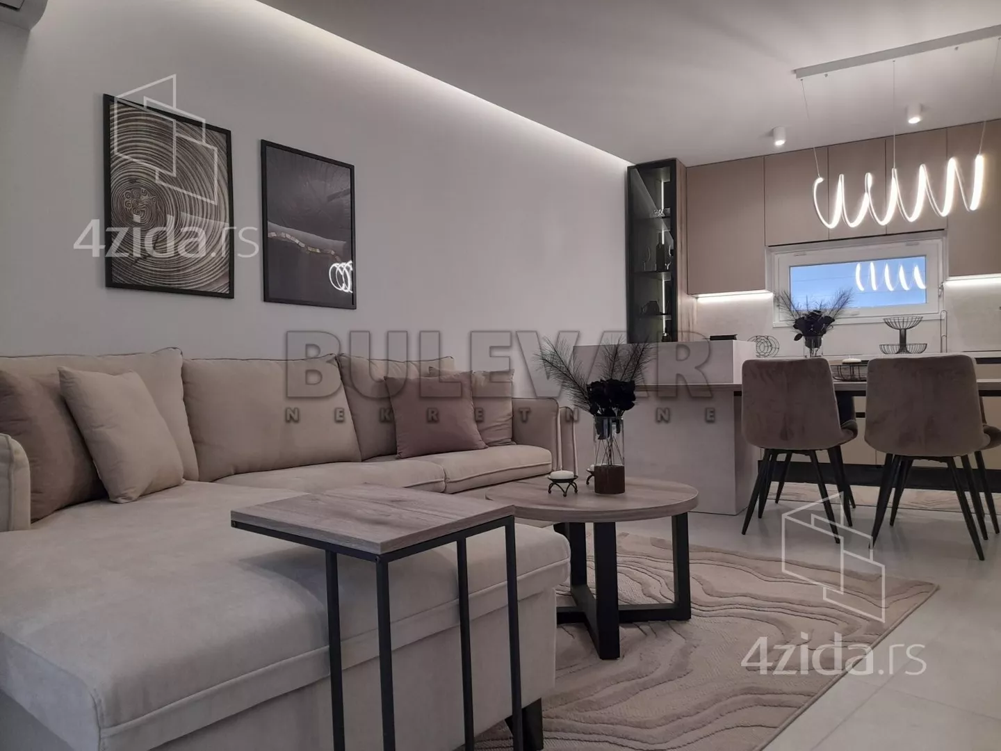 Dvoiposoban stan | 4zida