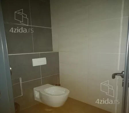 Lokal | 4zida