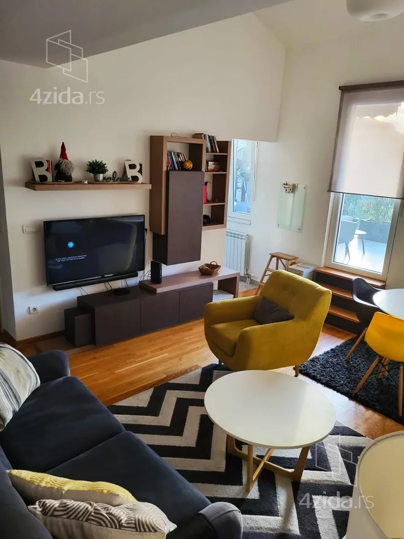 Troiposoban stan | 4zida