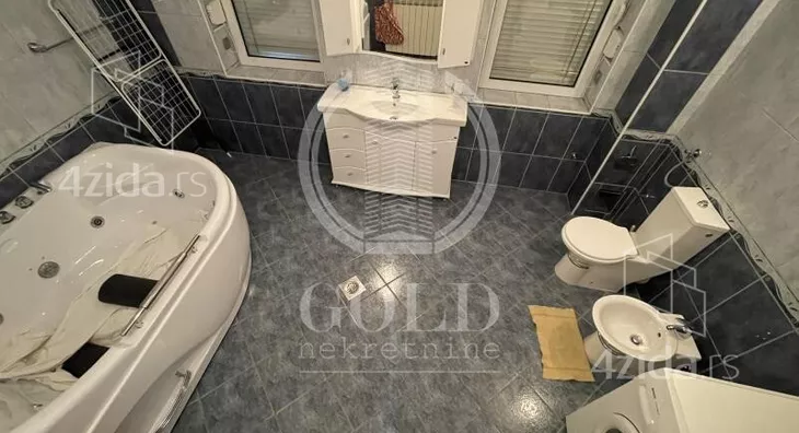 4-etažna kuća | 4zida