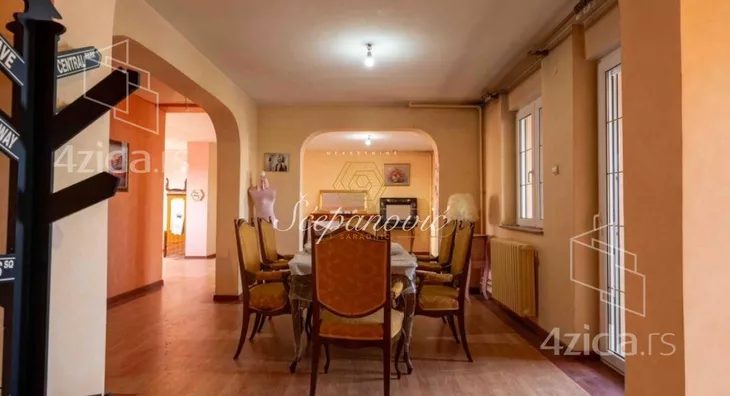 Petosoban stan | 4zida