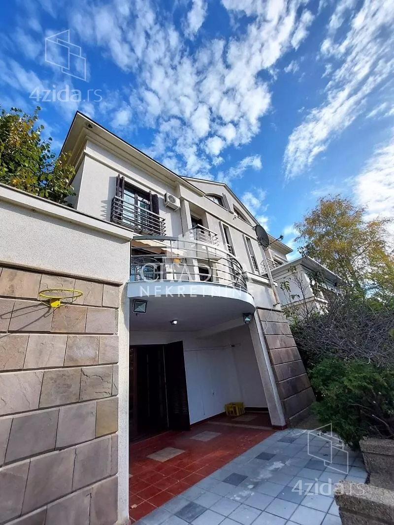 4-etažna kuća | 4zida