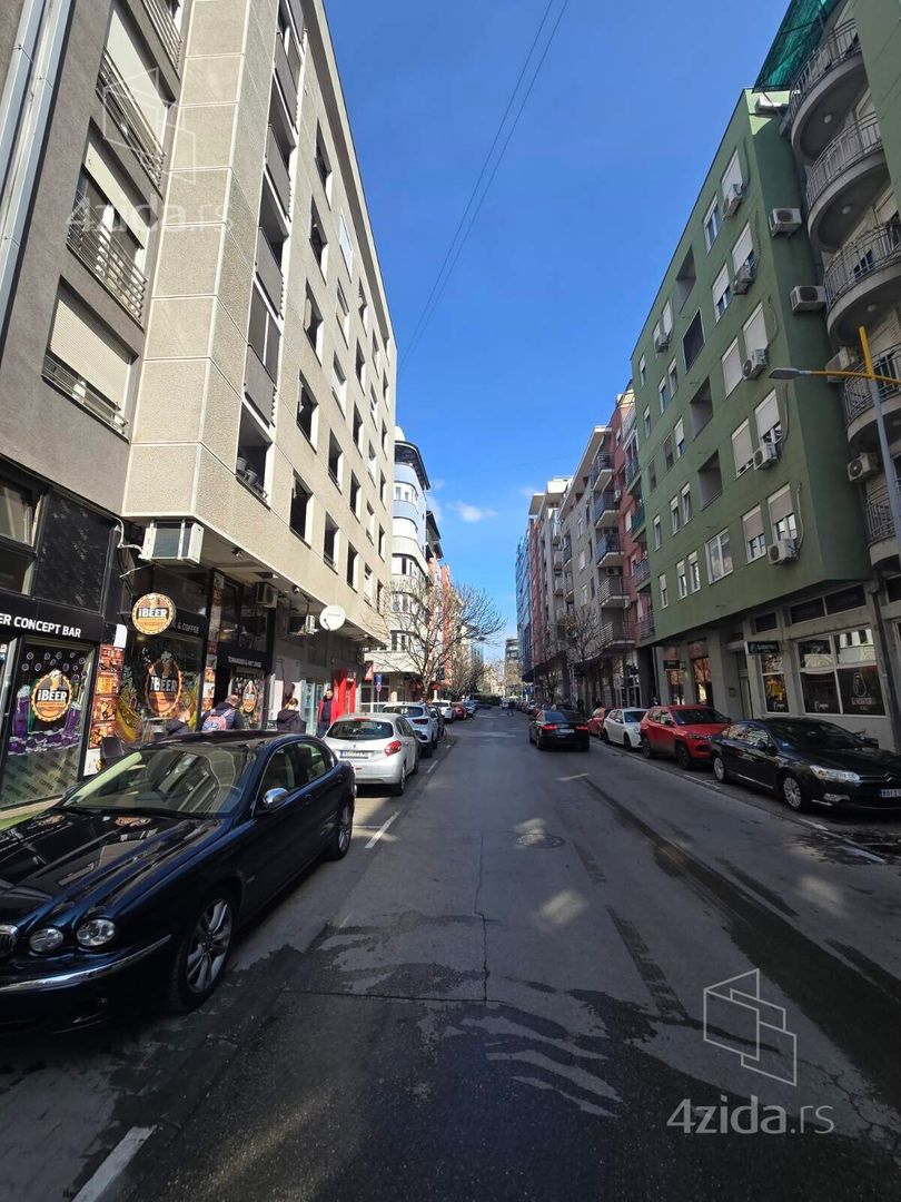 Apartament 1 camere, 67 m²