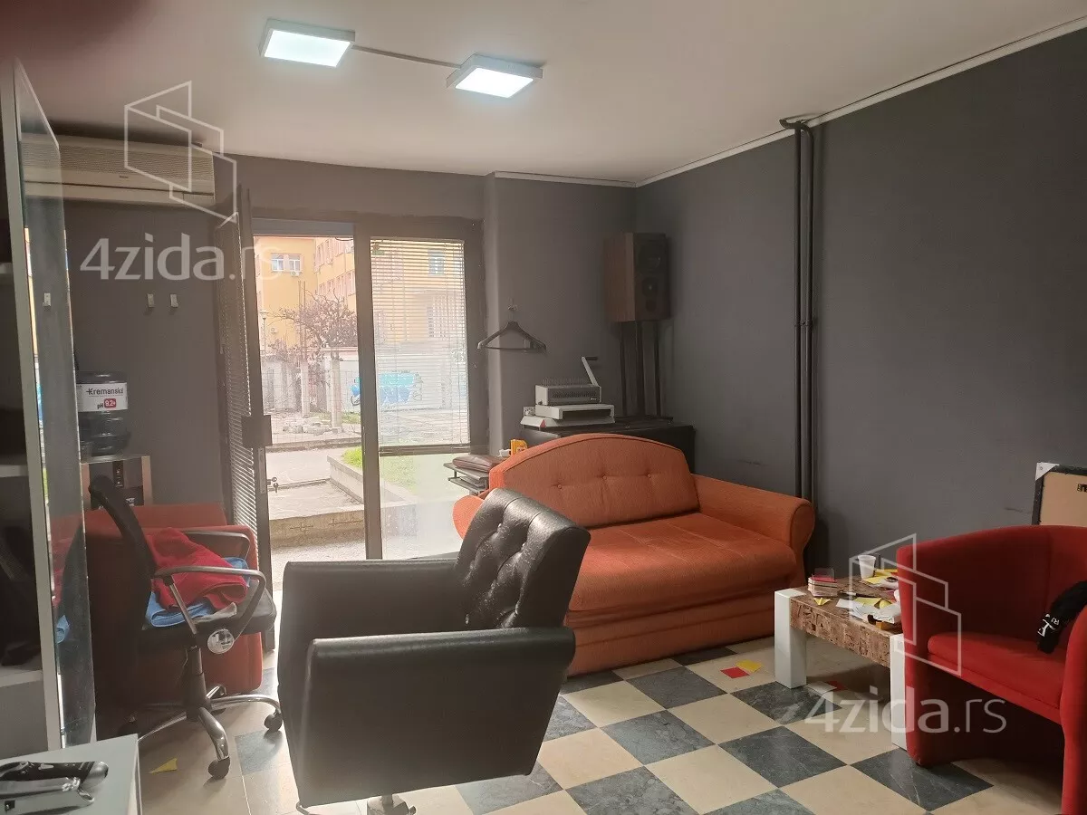 Poslovni prostor | 4zida