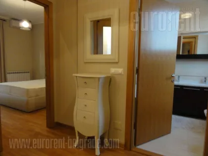 HILANDARSKA OKOLINA | 4zida.rs