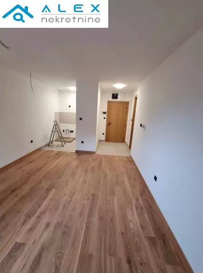 Heroja Pinkija | 4zida.rs