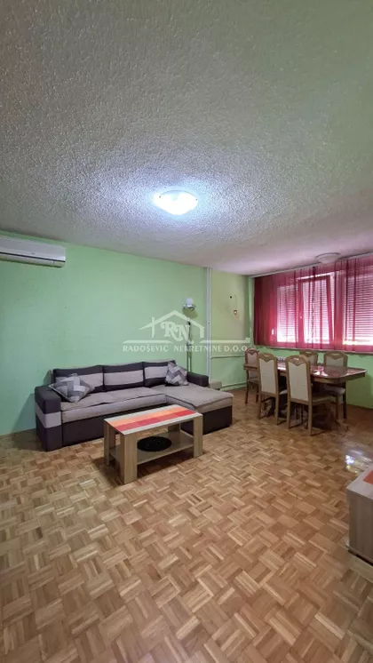 Sretena Mladenovića Mike | 4zida.rs