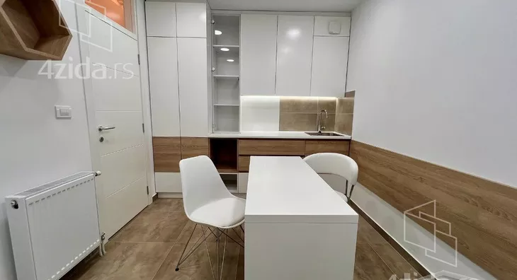 Petosoban stan | 4zida