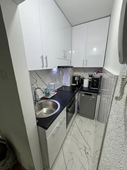 Braće Jerkovića 100 | 4zida.rs