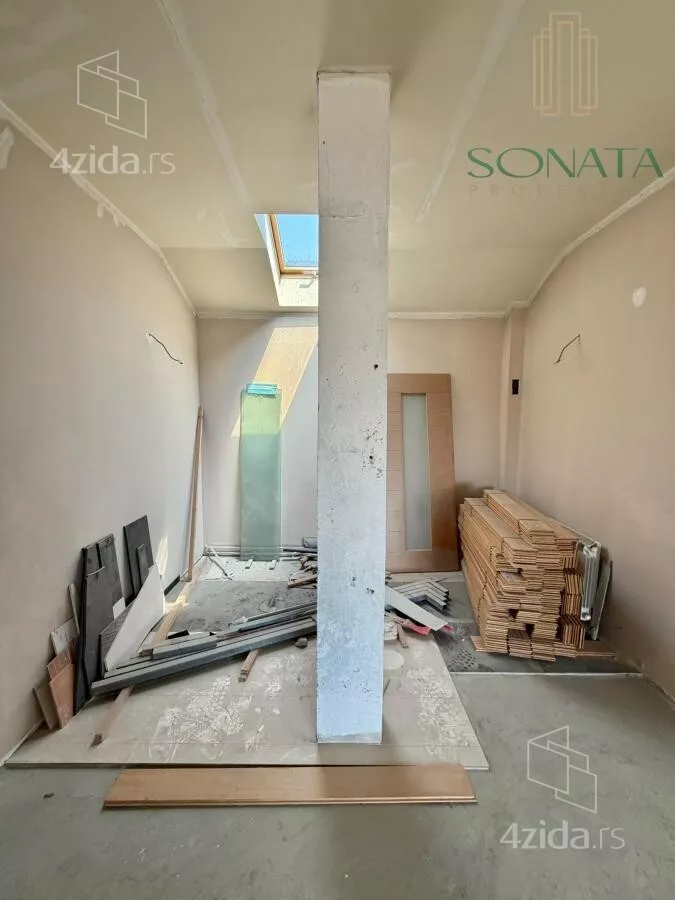Sedmosoban stan | 4zida
