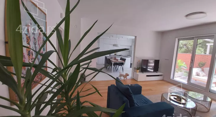 Petosoban stan | 4zida