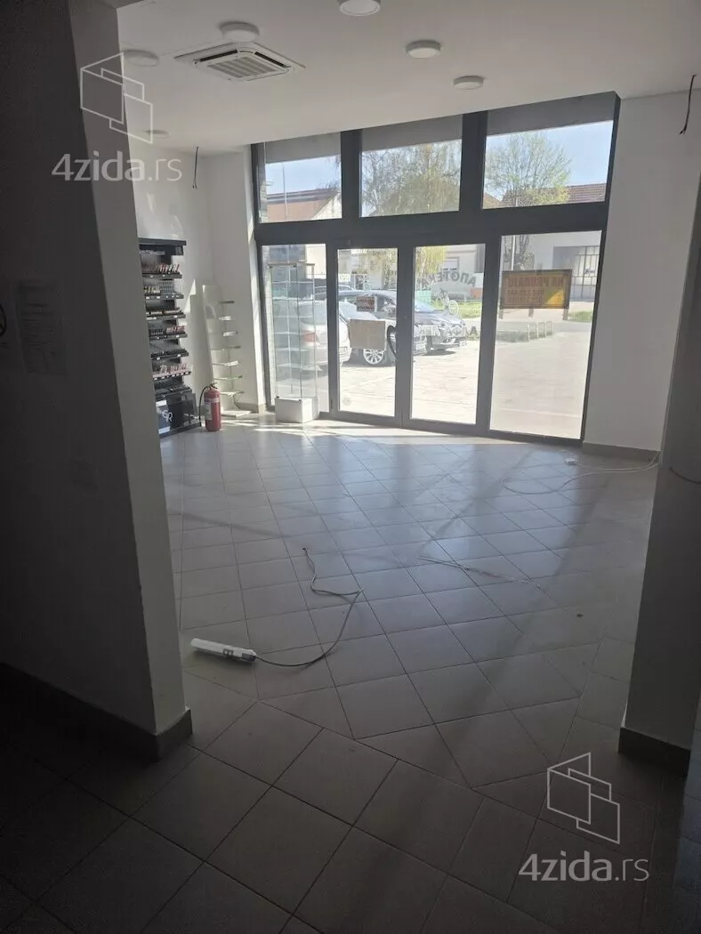Poslovni prostor | 4zida