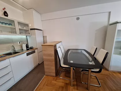 Trg Kosturnica | 4zida.rs