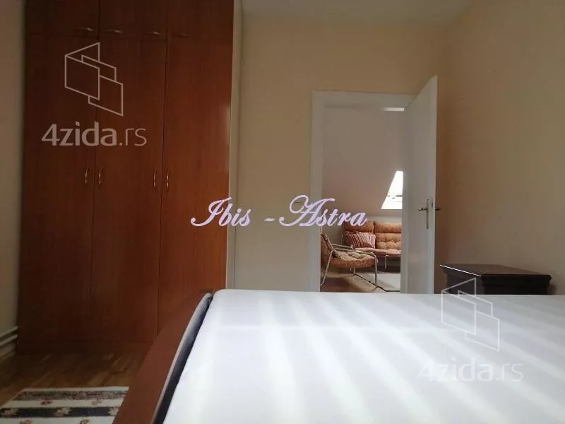 Četvoroiposoban stan | 4zida