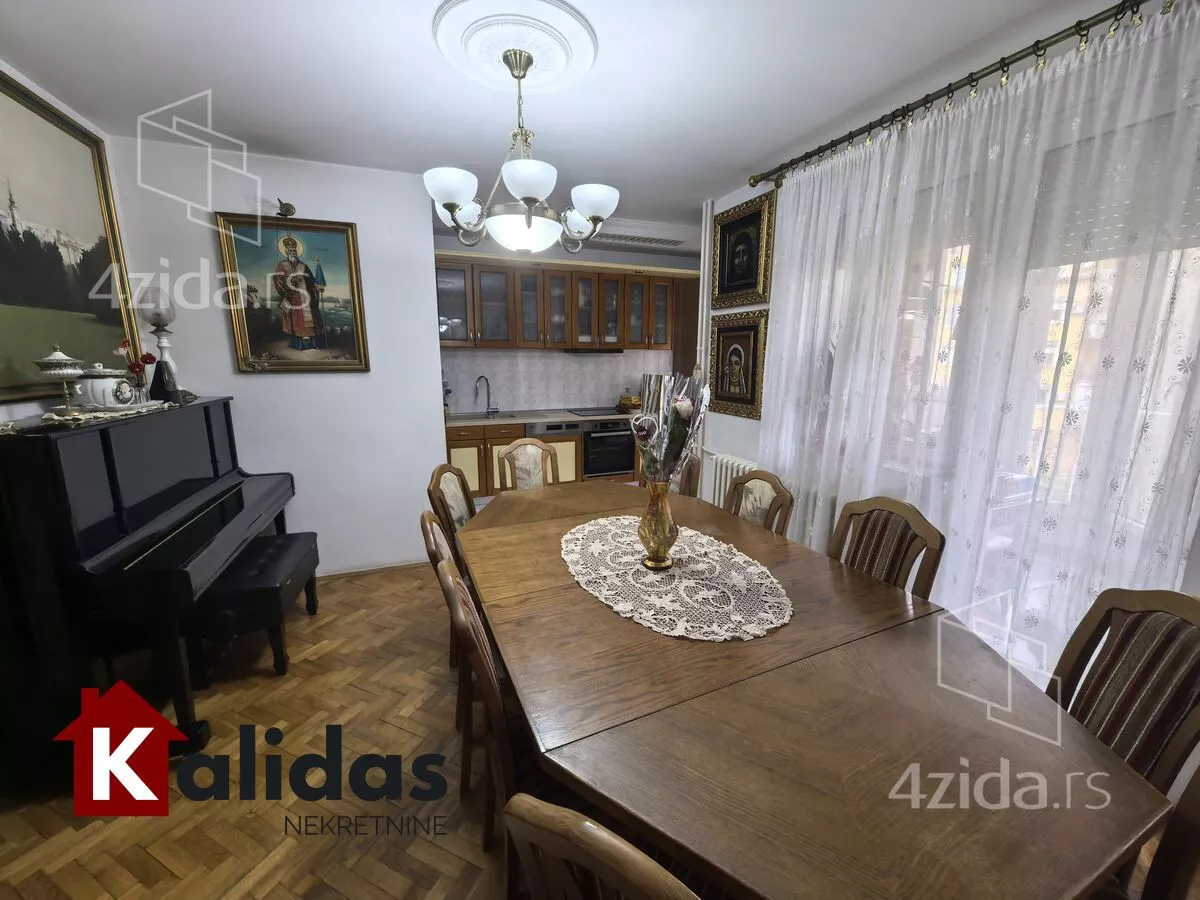 Četvorosoban stan | 4zida