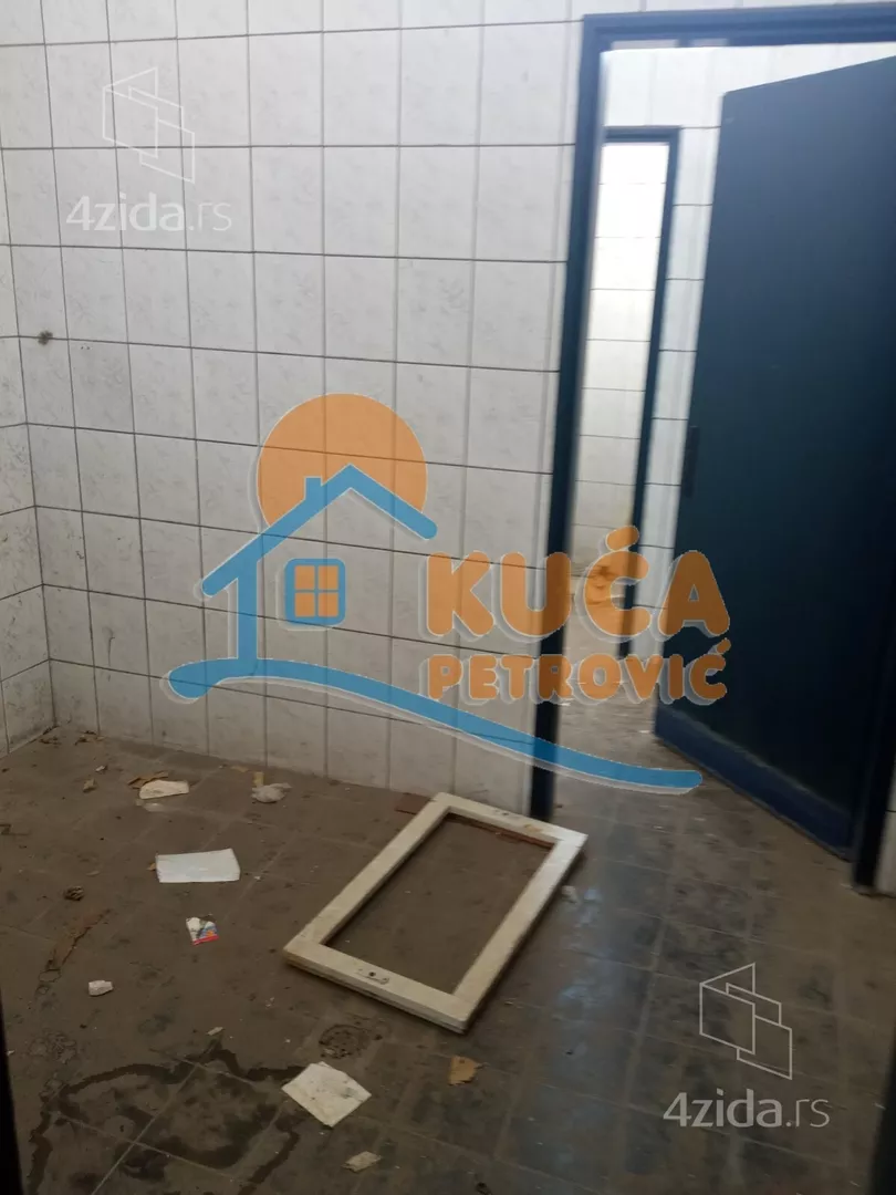 Lokal | 4zida
