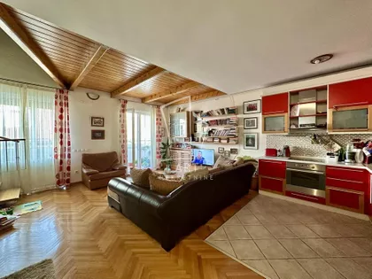 Gvozdićeva | 4zida.rs
