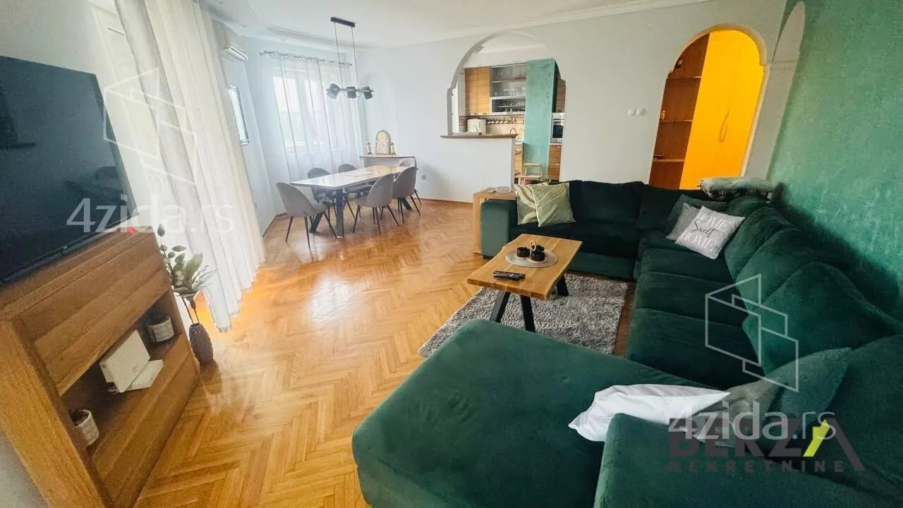 Četvoroiposoban stan | 4zida