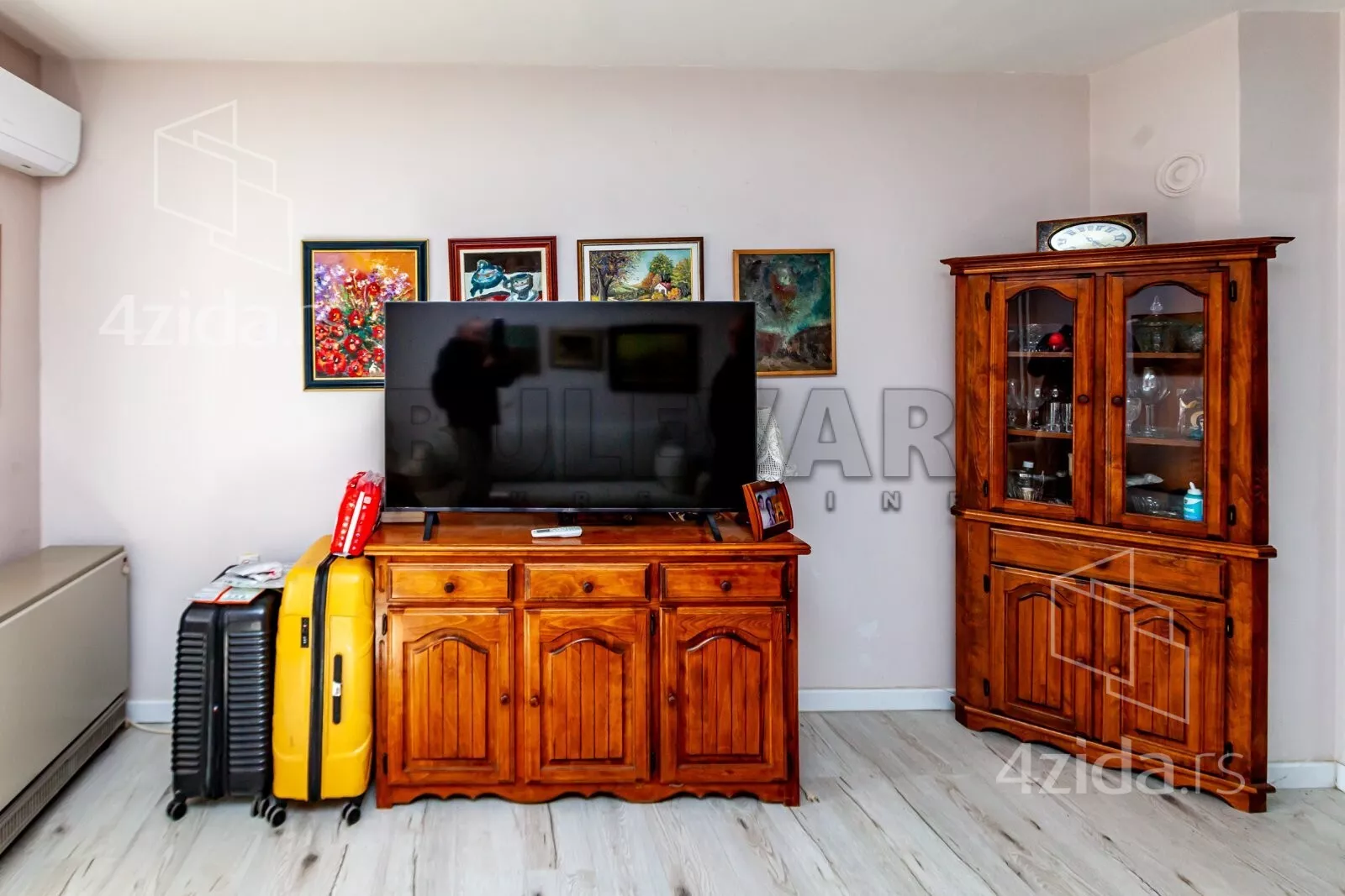 Troiposoban stan | 4zida