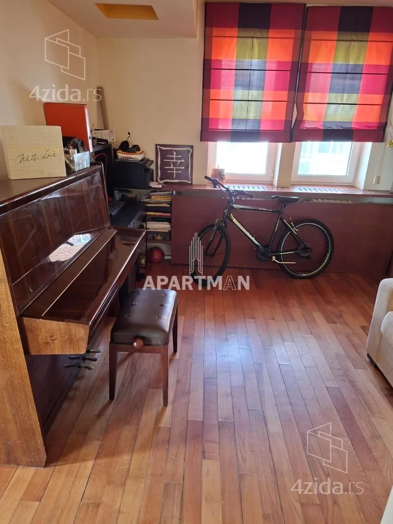 Petosoban stan | 4zida