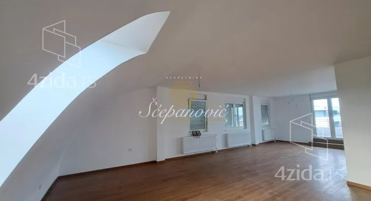 Šestosoban stan | 4zida