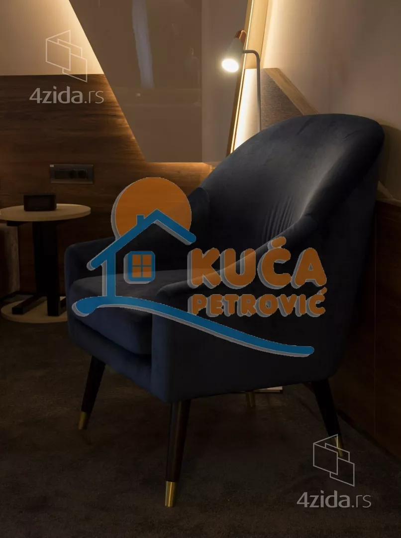 Lokal | 4zida