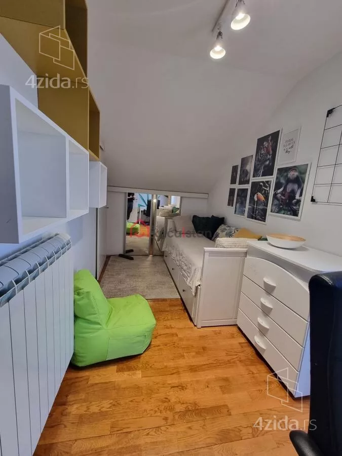 Petosoban stan | 4zida