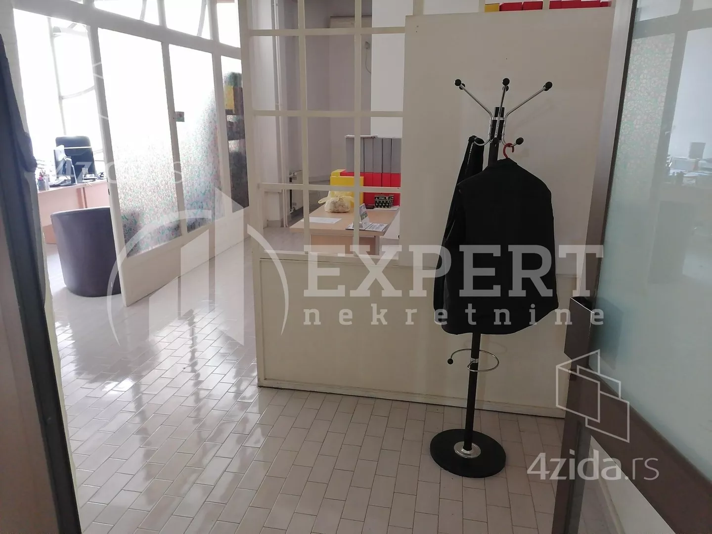 Lokal | 4zida