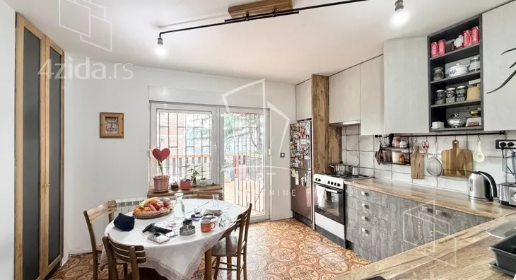 4-etažna kuća | 4zida