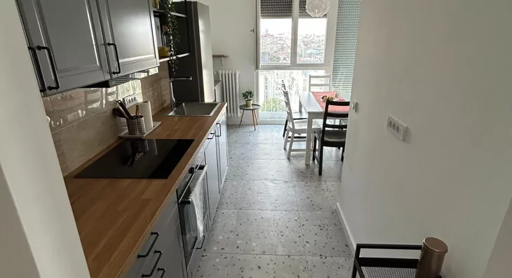 Četvoroiposoban stan | 4zida