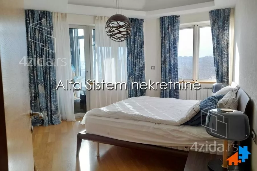 Šestosoban stan | 4zida