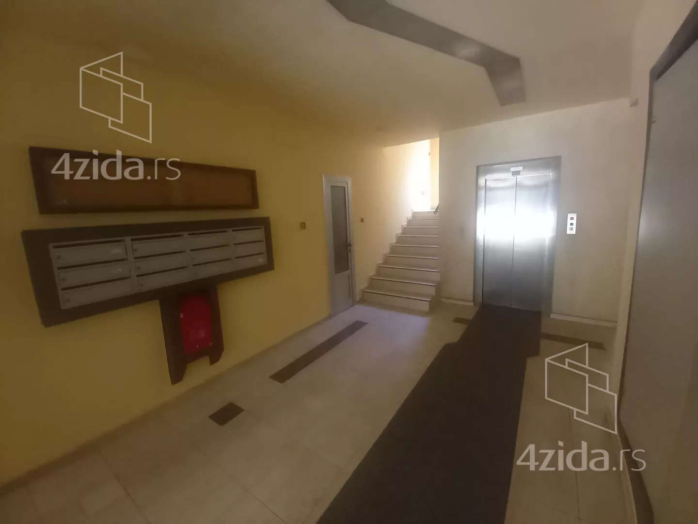 Šestosoban stan | 4zida